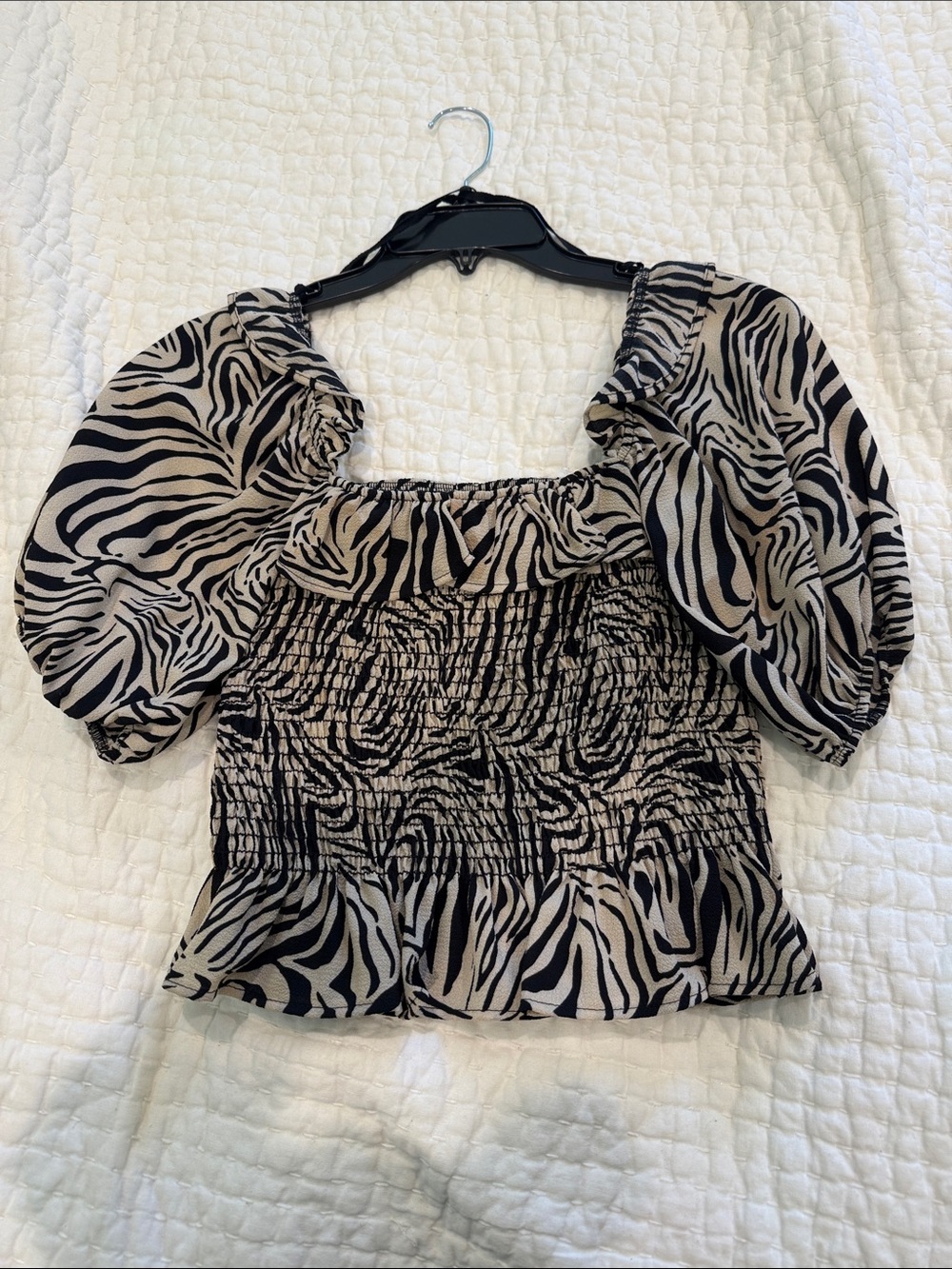 Vintage Havana Tiger Smocked Puff Sleeve Top - Black & Cream
